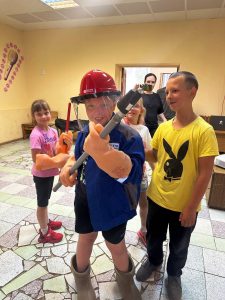 photo_5451949499367944918_y